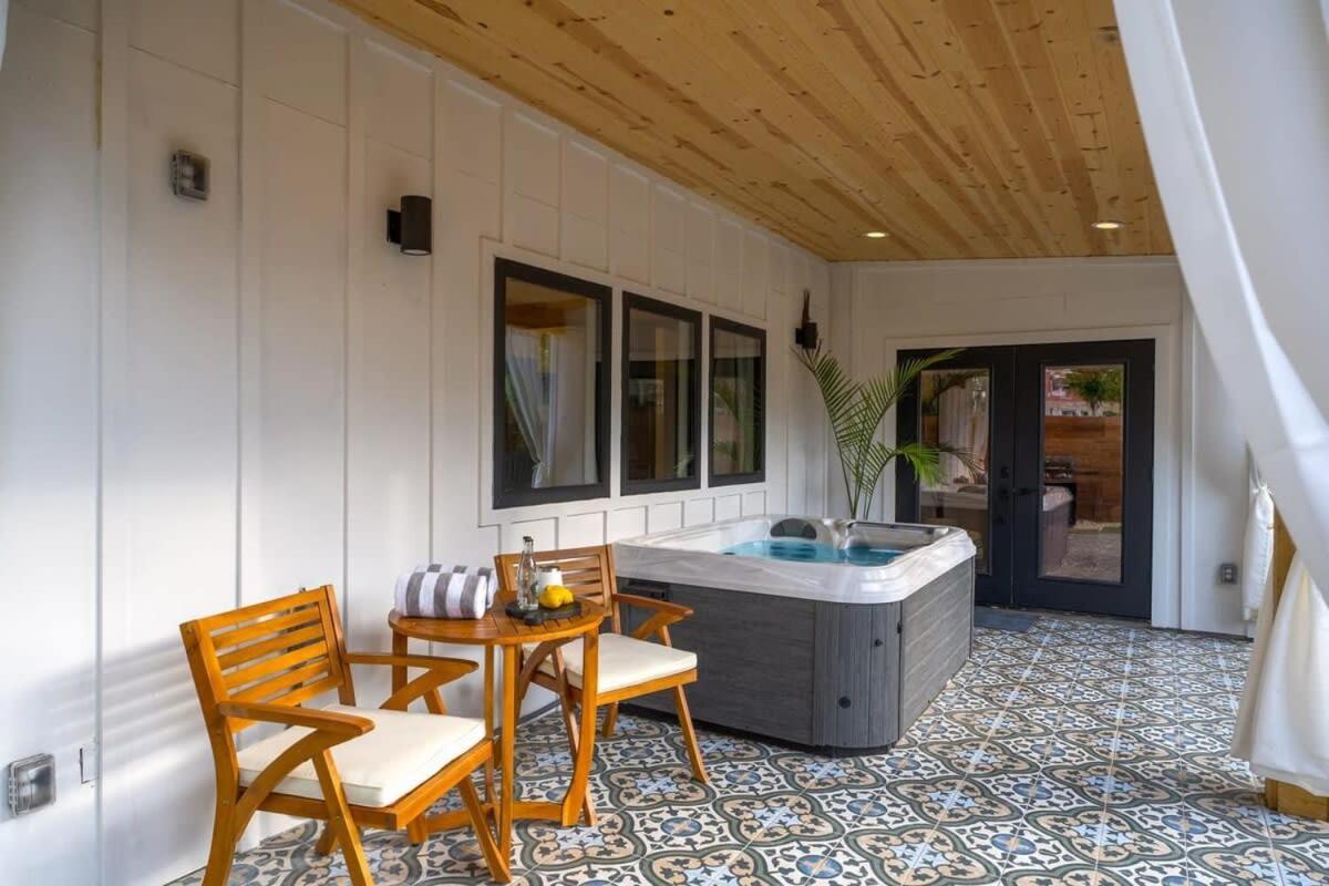 Petit Paradis Studio With Hot Tub 弗雷德里克斯堡 外观 照片
